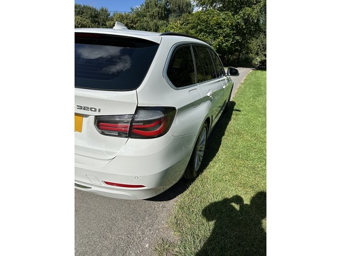 320I Luxury Touring 2.0 5dr Estate Automatic Petrol