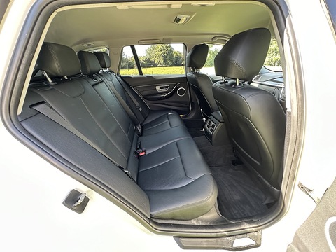 320I Luxury Touring 2.0 5dr Estate Automatic Petrol