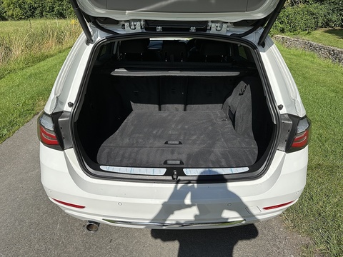 320I Luxury Touring 2.0 5dr Estate Automatic Petrol