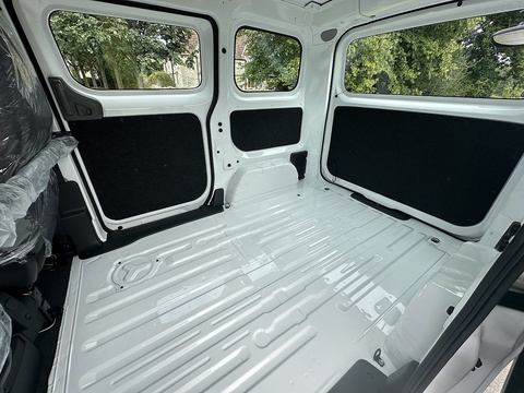 Van Side Windows 1.6 5dr Van Automatic Petrol