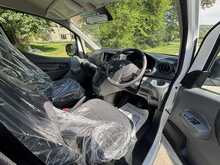 Nissan NV200  