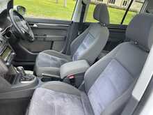 Volkswagen Touran TSI SE Automatic