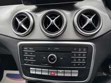 Mercedes-Benz Cla 180 Amg Line Automatic