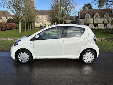 1.0 VVT-i Ice Hatchback 5dr Petrol MultiMode Euro 5 (67 ps)