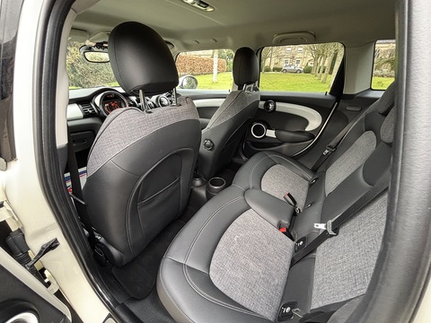 1.5 Cooper D Hatchback 5dr Diesel Auto Euro 6 (s/s) (116 ps)