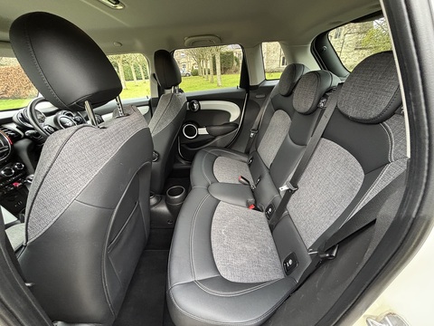 1.5 Cooper D Hatchback 5dr Diesel Auto Euro 6 (s/s) (116 ps)