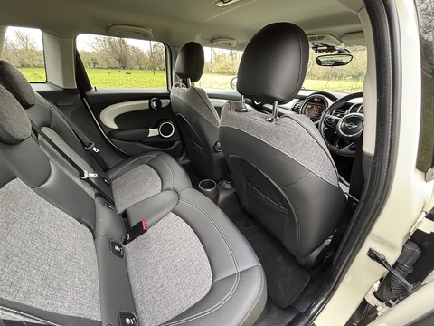 1.5 Cooper D Hatchback 5dr Diesel Auto Euro 6 (s/s) (116 ps)