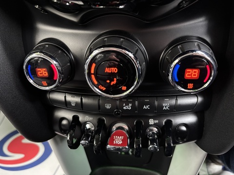 1.5 Cooper D Hatchback 5dr Diesel Auto Euro 6 (s/s) (116 ps)