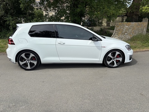 2.0 TSI BlueMotion Tech GTI Performance Hatchback 3dr Petrol DSG Euro 6 (s/s) (230 ps)