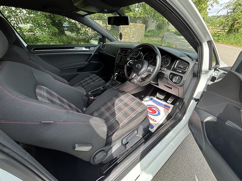 2.0 TSI BlueMotion Tech GTI Performance Hatchback 3dr Petrol DSG Euro 6 (s/s) (230 ps)