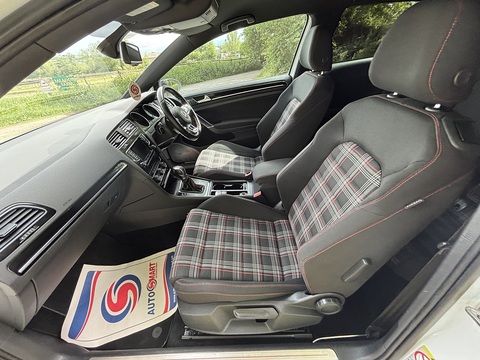 2.0 TSI BlueMotion Tech GTI Performance Hatchback 3dr Petrol DSG Euro 6 (s/s) (230 ps)