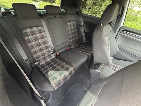 2.0 TSI BlueMotion Tech GTI Performance Hatchback 3dr Petrol DSG Euro 6 (s/s) (230 ps)