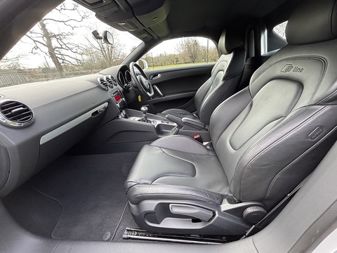 2.0 TFSI Black Edition Roadster 2dr Petrol Manual Euro 5 (s/s) (211 ps)