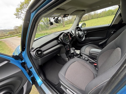 Cooper 1.5 5dr Hatchback Automatic Petrol
