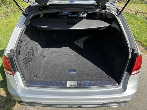 E250 Amg Line Estate 2.0 Automatic Petrol