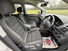 Volkswagen Touran TSI SE