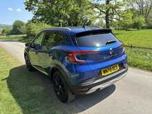 Renault Captur TCe Iconic 