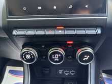 Renault Captur TCe Iconic 