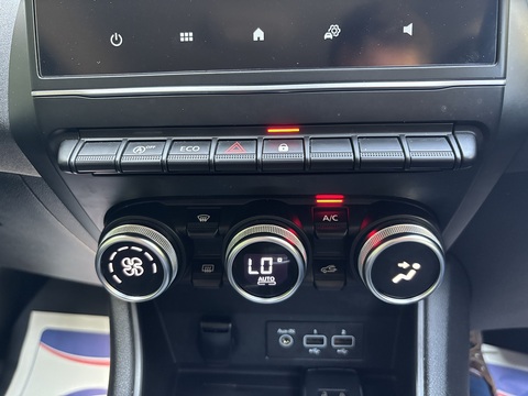 1.3 TCe Iconic SUV 5dr Petrol EDC Euro 6 (s/s) (130 ps)