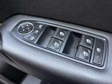 Renault Captur TCe Iconic 