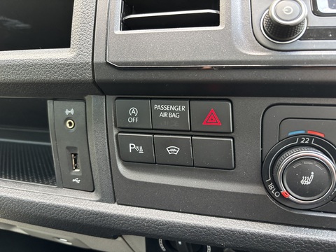 2.0 BiTDI T32 BlueMotion Tech Highline Crew Van Double Cab 5dr Diesel DSG 4Motion LWB Euro 6 (s/s) (204 ps)