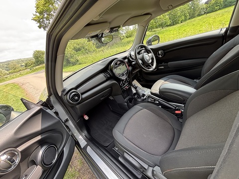 Cooper 1.5 3dr Hatchback Automatic Petrol