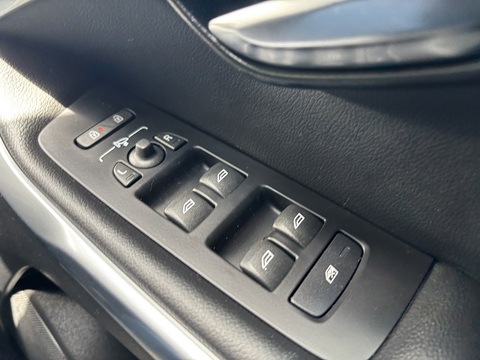 T4 Se Lux 1.6 5dr Hatchback Automatic Petrol