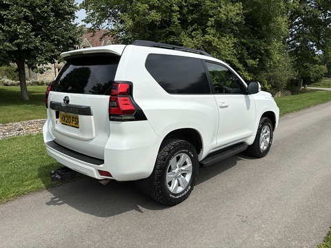 2.8D Active Panel Van 3dr Diesel Auto 4WD SWB Euro 6 (177 ps)