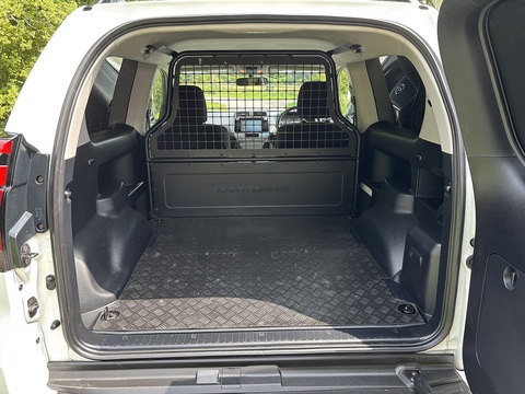 2.8D Active Panel Van 3dr Diesel Auto 4WD SWB Euro 6 (177 ps)