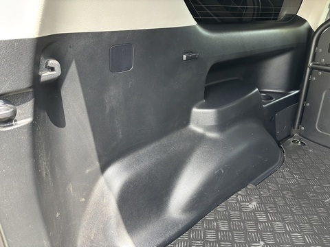 2.8D Active Panel Van 3dr Diesel Auto 4WD SWB Euro 6 (177 ps)