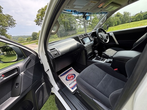 2.8D Active Panel Van 3dr Diesel Auto 4WD SWB Euro 6 (177 ps)