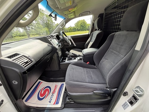 2.8D Active Panel Van 3dr Diesel Auto 4WD SWB Euro 6 (177 ps)