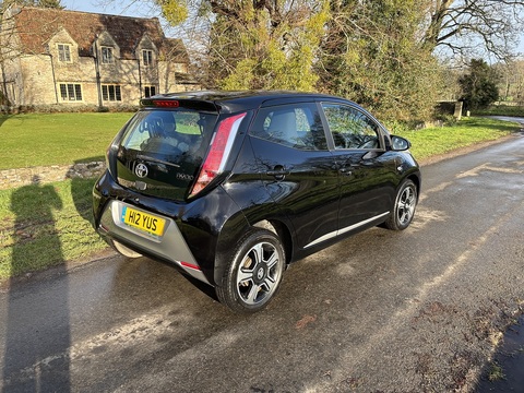 Aygo Vvt-I X-Clusiv Hatchback 1.0 Manual Petrol