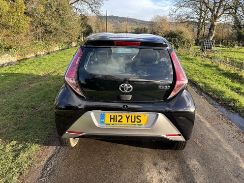 Aygo Vvt-I X-Clusiv Hatchback 1.0 Manual Petrol