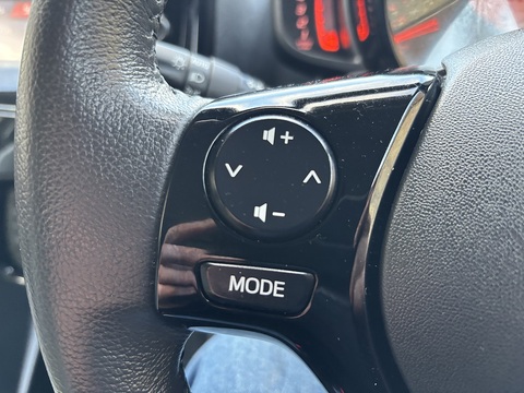 Aygo Vvt-I X-Clusiv Hatchback 1.0 Manual Petrol