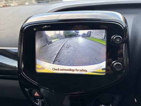 Aygo Vvt-I X-Clusiv Hatchback 1.0 Manual Petrol