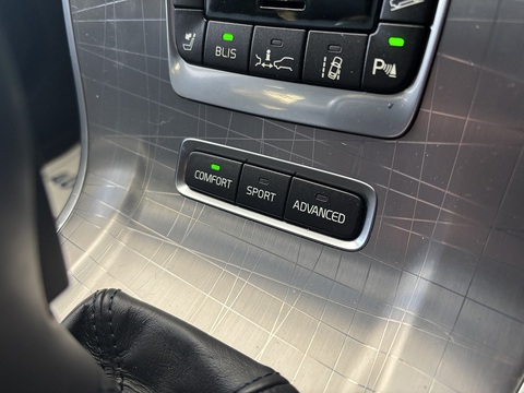 T6 Se Awd 3.0 5dr Estate Automatic Petrol