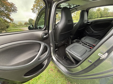 Brabus Xclusive 0.9 5dr Hatchback Automatic Petrol