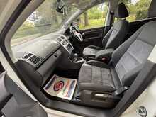 Volkswagen Touran Se Tsi Dsg