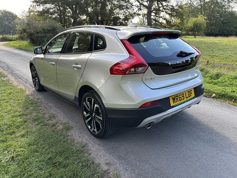 T5 Cross Country Lux Nav Awd 2.0 5dr Hatchback Automatic Petrol