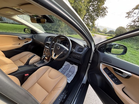 T5 Cross Country Lux Nav Awd 2.0 5dr Hatchback Automatic Petrol