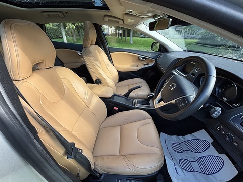 T5 Cross Country Lux Nav Awd 2.0 5dr Hatchback Automatic Petrol