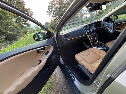 T5 Cross Country Lux Nav Awd 2.0 5dr Hatchback Automatic Petrol