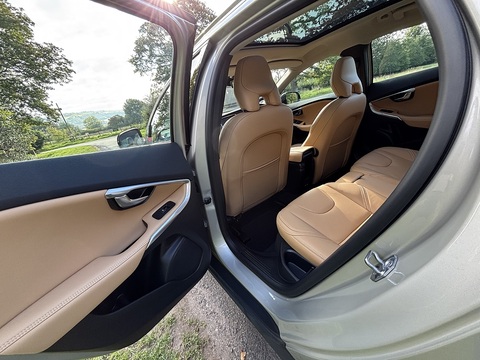 T5 Cross Country Lux Nav Awd 2.0 5dr Hatchback Automatic Petrol