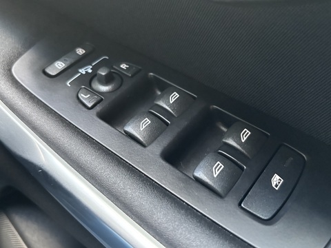 T4 Se 1.6 5dr Hatchback Automatic Petrol