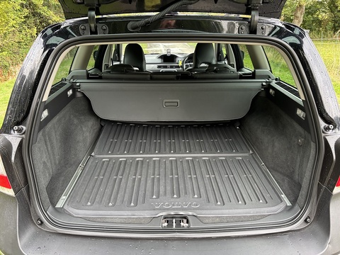 T6 Se Awd 3.0 5dr Estate Automatic Petrol