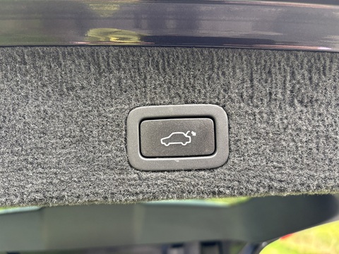 T6 Se Awd 3.0 5dr Estate Automatic Petrol