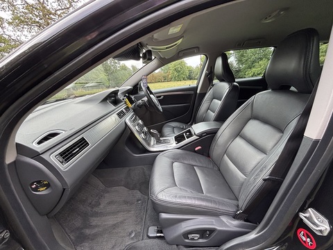 T6 Se Awd 3.0 5dr Estate Automatic Petrol