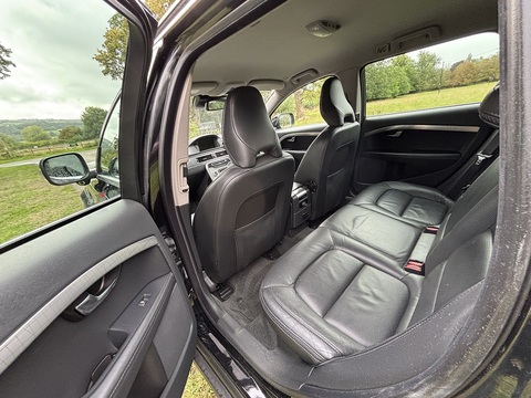 T6 Se Awd 3.0 5dr Estate Automatic Petrol