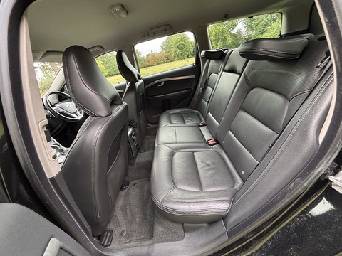 T6 Se Awd 3.0 5dr Estate Automatic Petrol